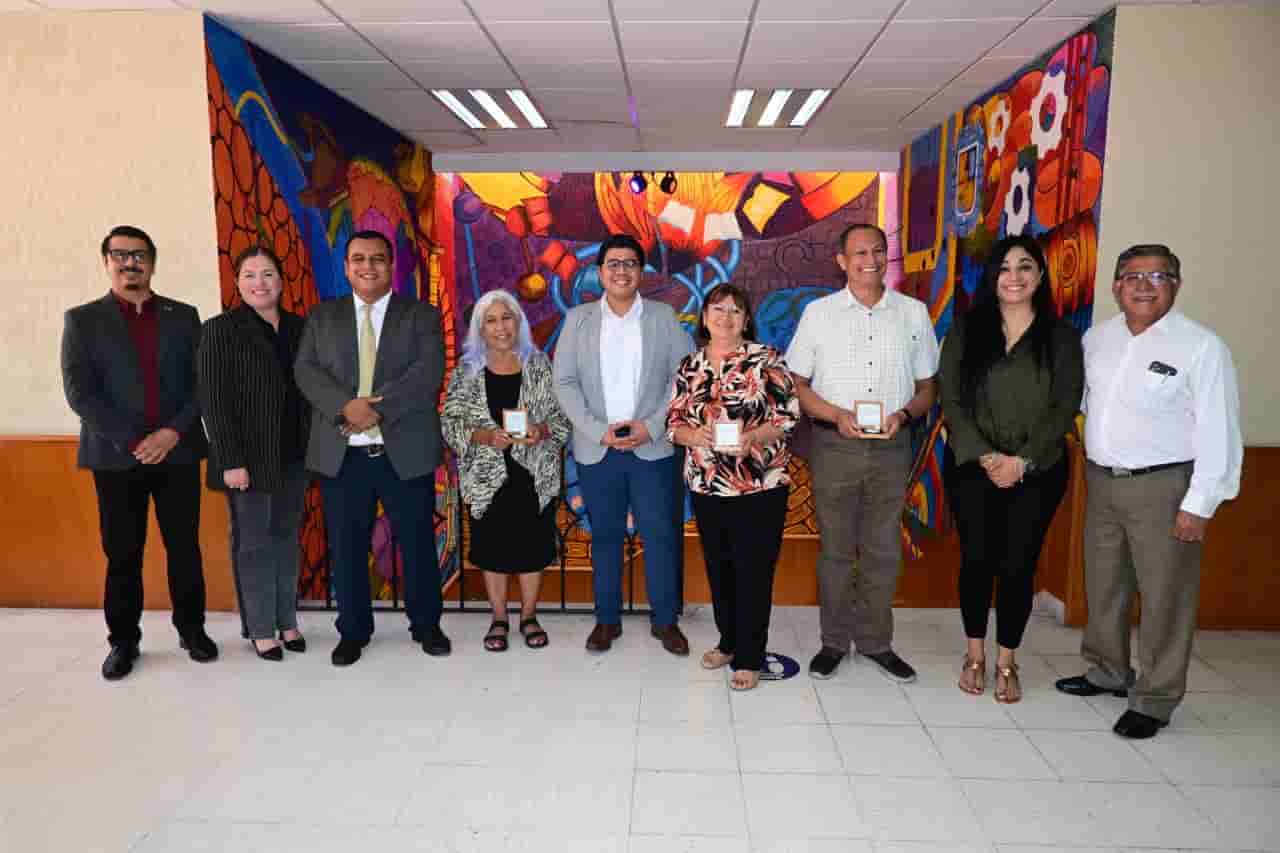 Imagen de artículo ENTREGAN MEDALLAS “PREMIO NACIONAL DE ANTIGÜEDAD EN EL SERVICIO PÚBLICO”, PROMOCIÓN 2026