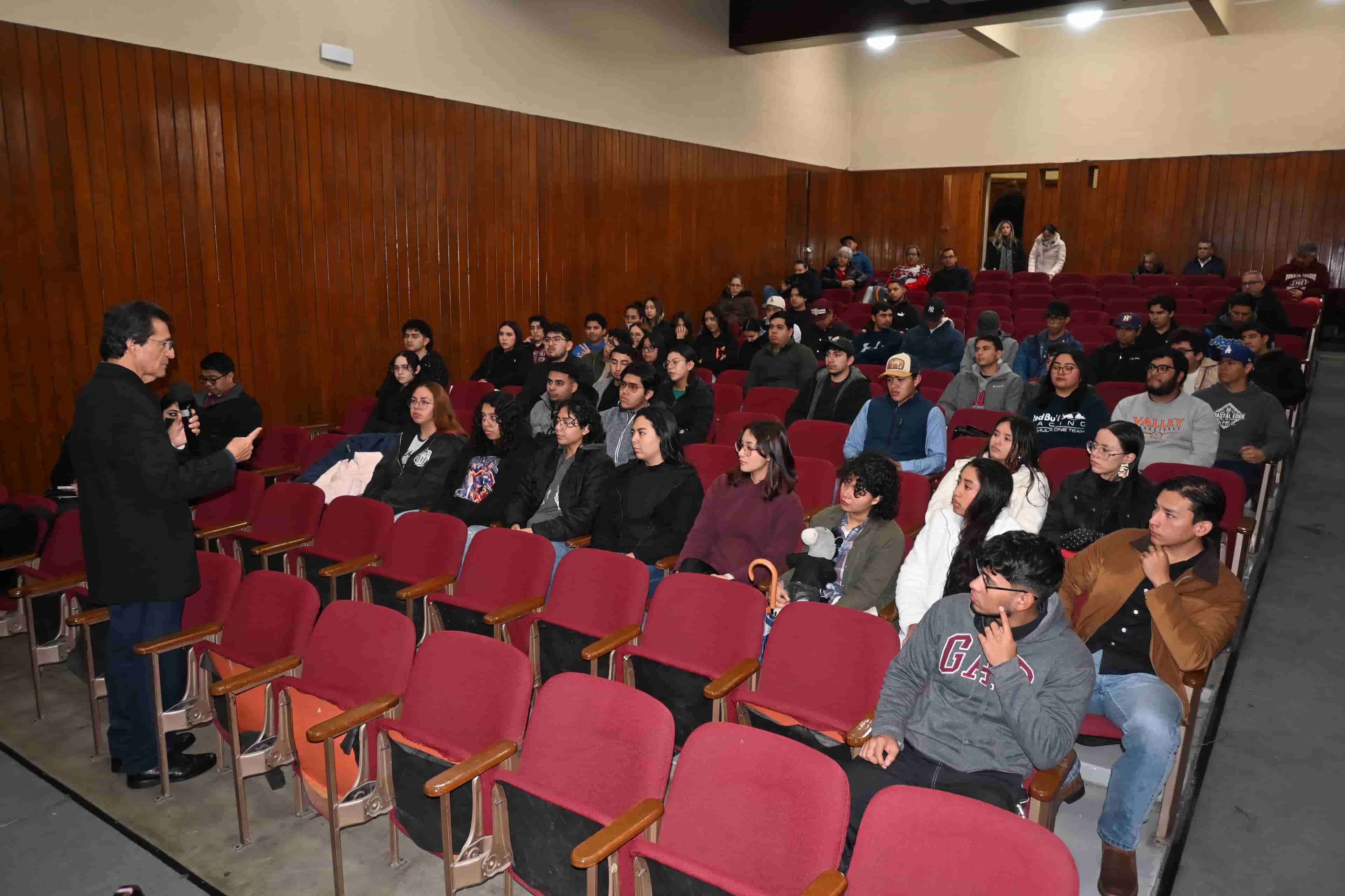 Imagen de artículo IMPARTEN CONFERENCIA “DEL ESPACIO ACADÉMICO AL ÉXITO PROFESIONAL”, PARA ESTUDIANTES DEL TECNM-SALTILLO